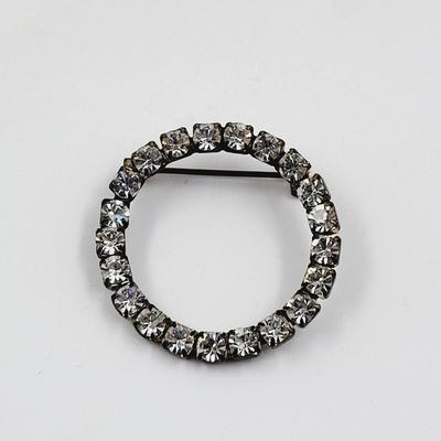 VINTAGE SILVER TONED FAUX RHINESTONE PIN