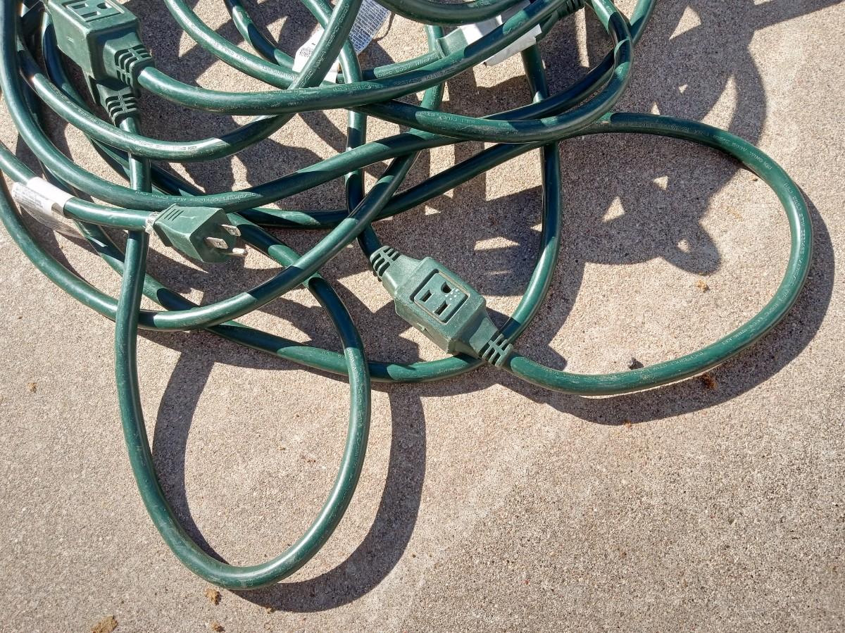 HEAVY DUTY MULTI OUTLET EXTENSION CORD