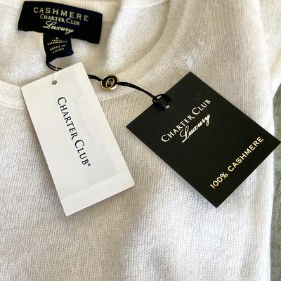 Lot 115 New with Tags Ladies Cashmere Crew Neck Sweater Charter Club Size Small