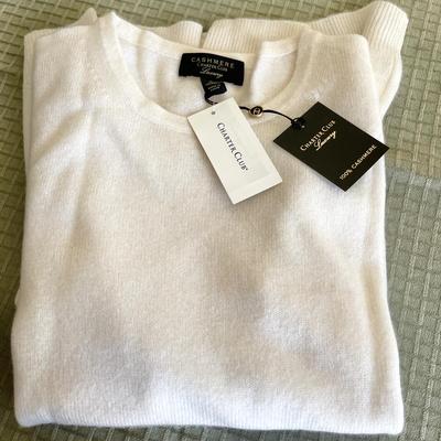 Lot 115 New with Tags Ladies Cashmere Crew Neck Sweater Charter Club Size Small