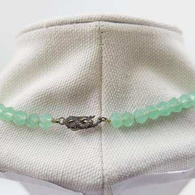 VINTAGE SEA GREEN COLORED NECKLACE