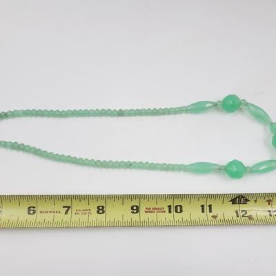 VINTAGE SEA GREEN COLORED NECKLACE