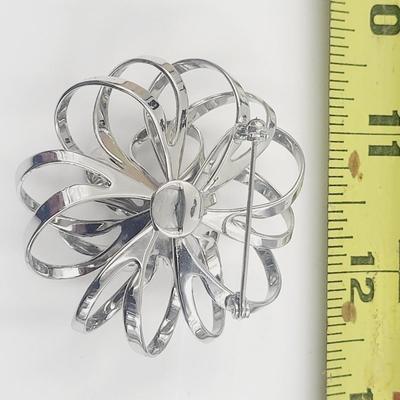 VINTAGE SPIRAL FLOWER SILVER TONED PIN