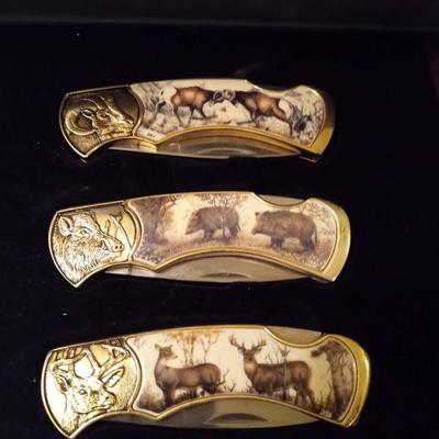 6 WILDLIFE FOLDING POCKET KNIVES IN A DISPLAY BOX