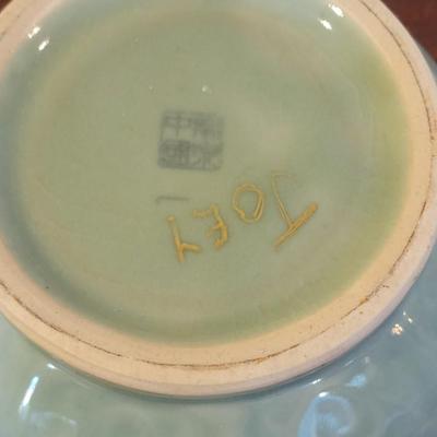 Vintage Chinese Longchuan Celadon 10 1/4" tall 2 handled vase / jardiniere