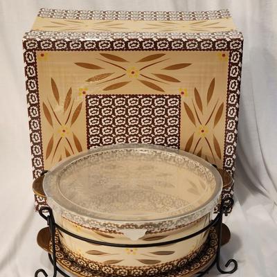 Temp-tations by Tara Presentable Ovenware Brown & Gold 2 Quart Round Covered Casserole in Holder w/ Lid