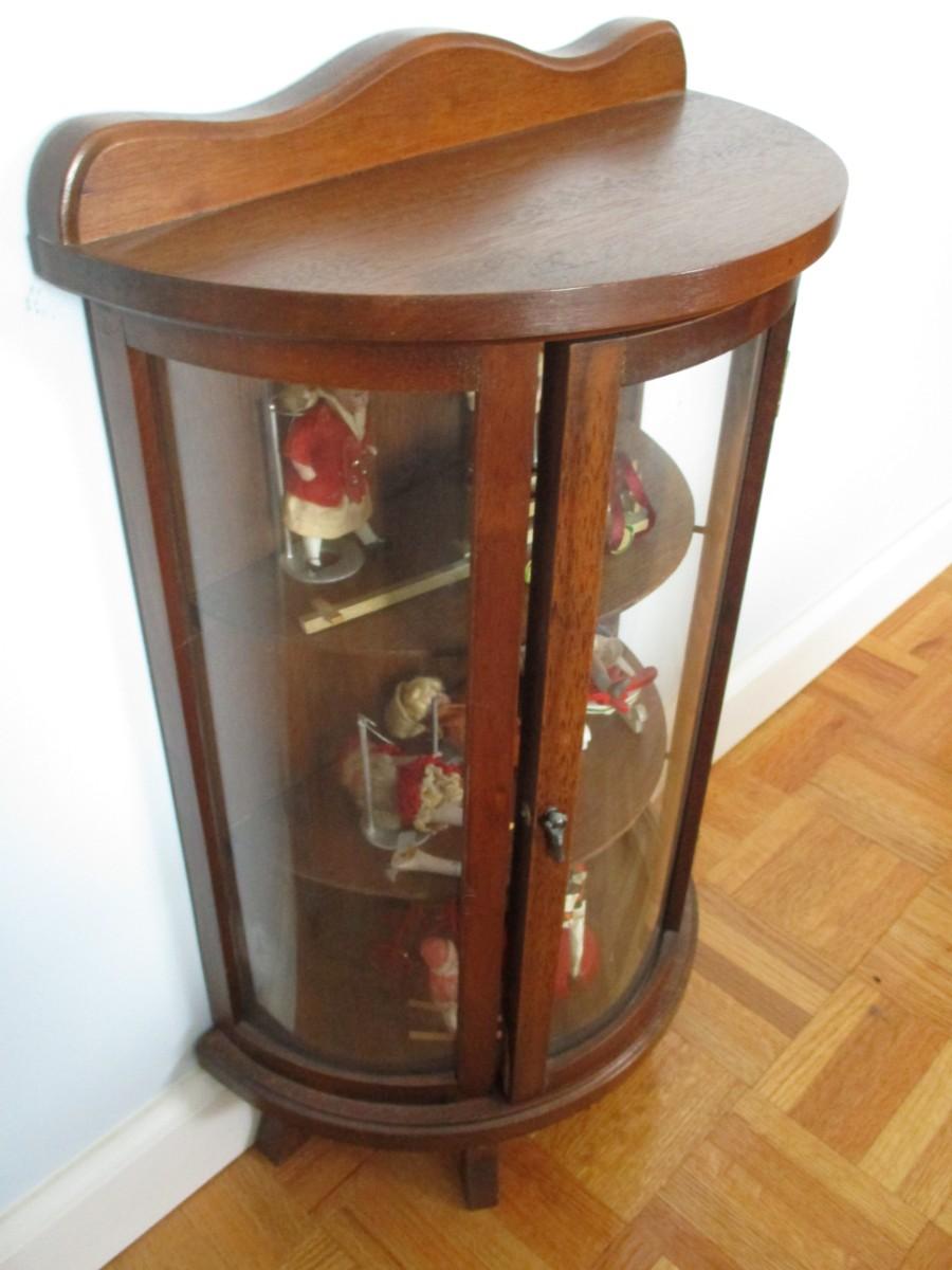 Small Knick Knack Curio A