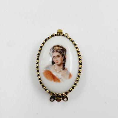 LIMOGES PAINTED CAMEO GOLD LEAF CAMEO PIN WITH TROMBONE CLASP