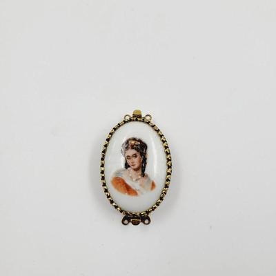 LIMOGES PAINTED CAMEO GOLD LEAF CAMEO PIN WITH TROMBONE CLASP
