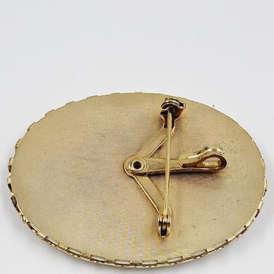 VINTAGE BUTTERFLY DESIGNED BROOCH