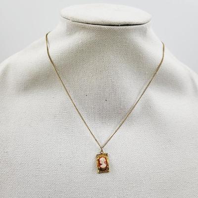 VINTAGE GOLD TONED CAMEO NECKLACE