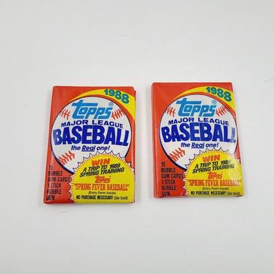 UNOPENED 2 PACKS OF TOPPS BASEBALL CARDS