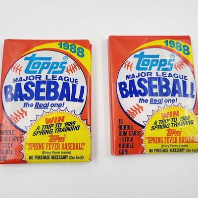 UNOPENED 2 PACKS OF TOPPS BASEBALL CARDS