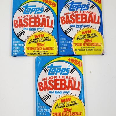 UNOPENED 3 PACKS OF TOPPS BASEBALL CARDS