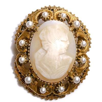 LOT 40: Florenza Carved Shell Cameo Pin/Pen