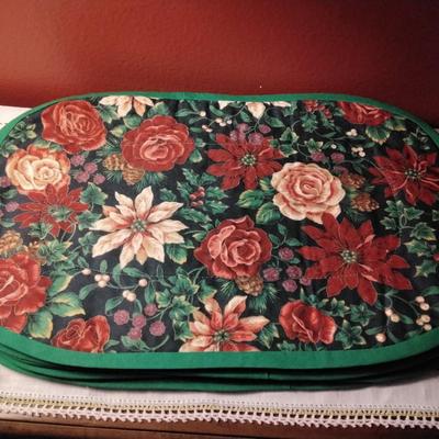 Table Runner and 5 Placemats