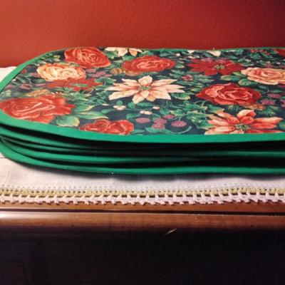 Table Runner and 5 Placemats