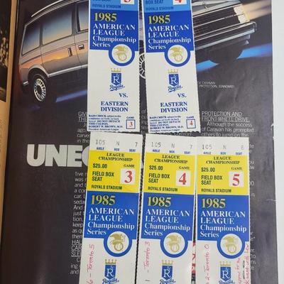 WORLD SERIES 1985 OFFICIAL PROGRAM W/ TICKET STUBBS