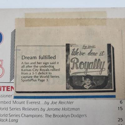 WORLD SERIES 1985 OFFICIAL PROGRAM W/ TICKET STUBBS