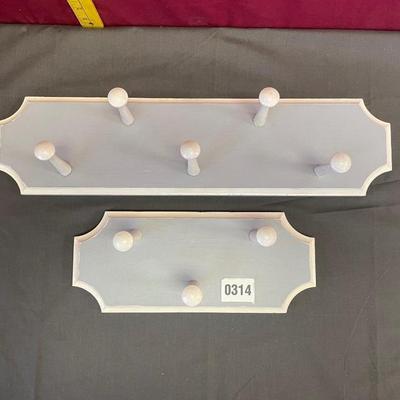 2-peg hangers