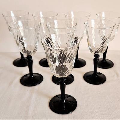 Lot #51  Set of 8 Wine Glasses - great 