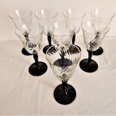 Lot #51  Set of 8 Wine Glasses - great 