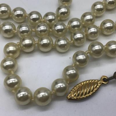 Vintage Tawain Knotted Pearl Necklace. Fashion