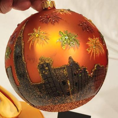 Joan Rivers QVC 2009 Christmas Ornament New York City Skyline Fireworks Includes Satin Box & Mercury Glass Stand