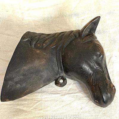 Lot 153 Vintage Cast Iron Horse Head Wall Mount