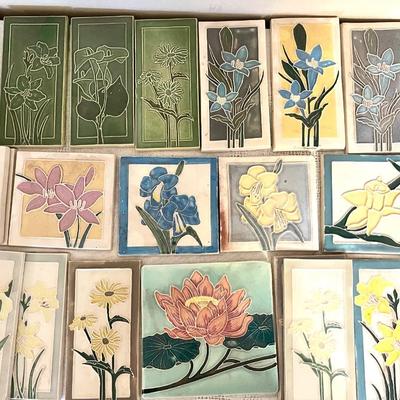 Lot 164 Assorted Hand Made Flower Tiles 24pcs