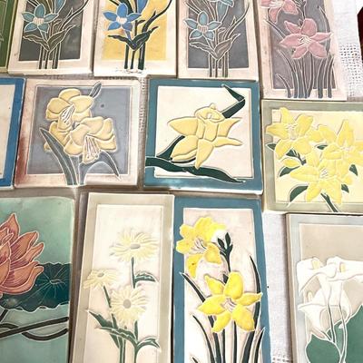 Lot 164 Assorted Hand Made Flower Tiles 24pcs