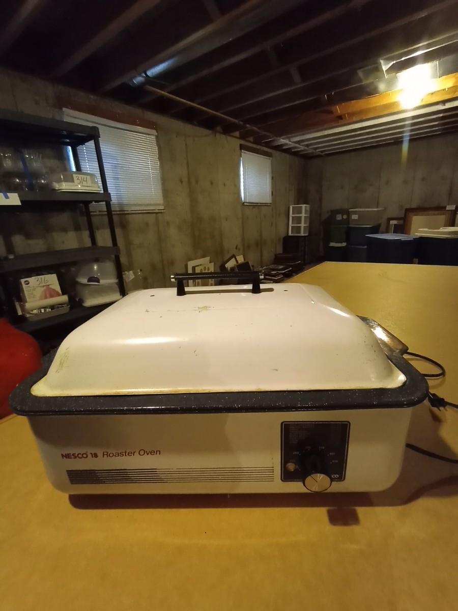 LARGE NESCO 18 ELECTRIC ROASTER