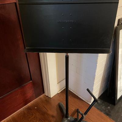 Lot 198 Manhasset Metal Music Stand + Guitar Stand