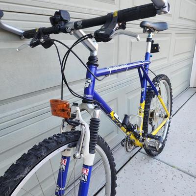 Lot of 2 All Terrain Bicycles - 1 men's Timberline GT, 1 woman's Diamondback step-through. Shimano Components