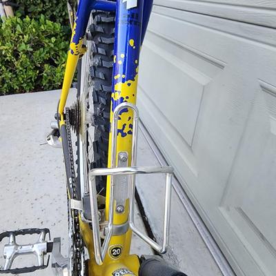 Lot of 2 All Terrain Bicycles - 1 men's Timberline GT, 1 woman's Diamondback step-through. Shimano Components