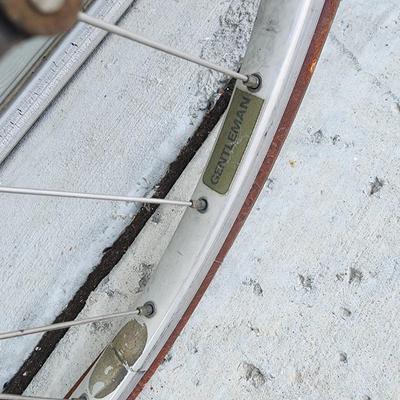 Vintage 1976 Peugeot road bike bicycle