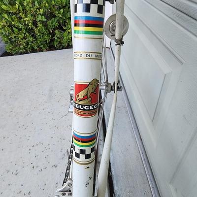 Vintage 1976 Peugeot road bike bicycle