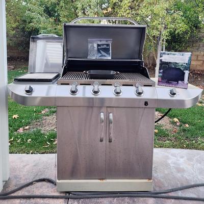 Char Broil Quantum Commercial Infrared 5 burner Propane Grill