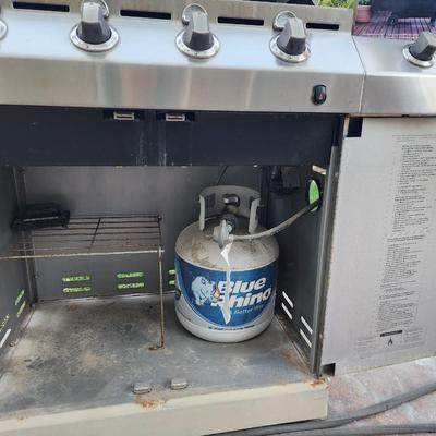 Char Broil Quantum Commercial Infrared 5 burner Propane Grill