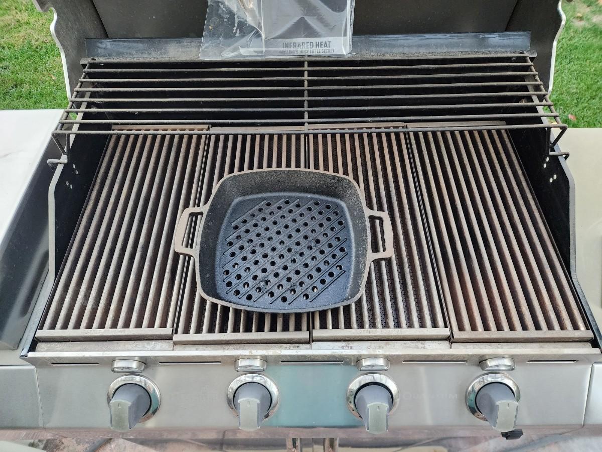 Char Broil Quantum Commercial Infrared 5 burner Propane Grill