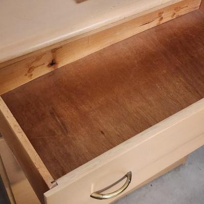 Vintage 4 drawer dresser chest of drawers