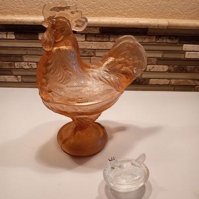 TALL 2 PC GLASS ROOSTER AND A SMALL HEN ON NEST