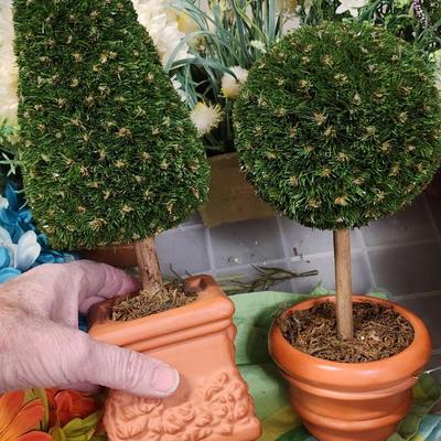 Tub of 21 bright silk florals