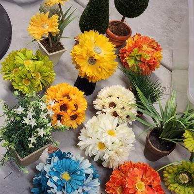 Tub of 21 bright silk florals