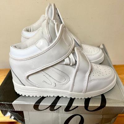 Lot 211 ATO Hi Vintage Hightop Mens Shoes Size 8 Gently Worn Sneakers