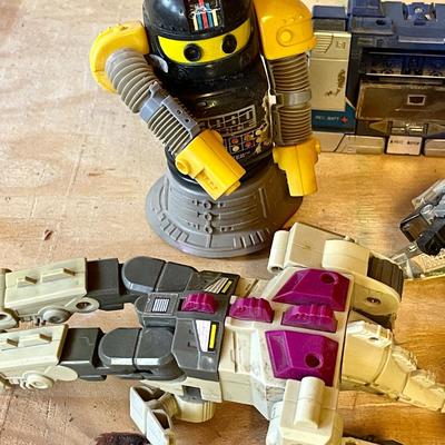 Lot 229 Vintage Hasbro 7 Transformers Dinosaurs Walkman No Boxes