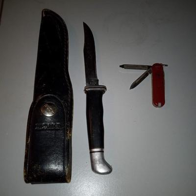 BUCK FIXED BLADE KNIFE AND A SMALL POCKET KNIFE