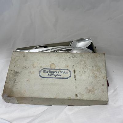 -28- Wm Rogers & Son Silver Plate Silverware Set | Service for Six