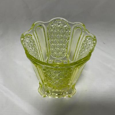 -53- Yellow Vaseline Glass | Uranium | Vase