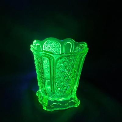 -53- Yellow Vaseline Glass | Uranium | Vase